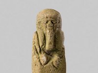 Aeg F 58  Aeg F 58, Spätzeit, Uschebti, Hellgrüne Fayence, H 7,9 cm, B 2,2 cm, T 1,8 cm : Bestandskatalog Ägypten, Museumsfoto: Claus Cordes